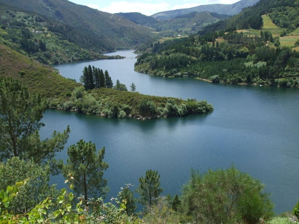 Presa y embalse de Salime de SALTOS NAVIA