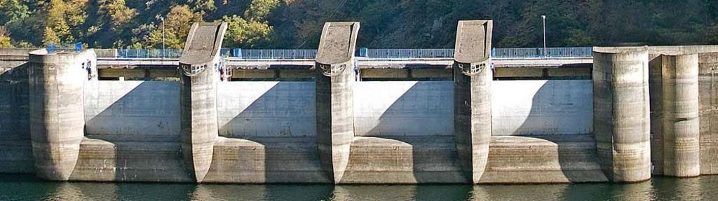 Aspectos artísticos de la presa y central de Salime de SALTOS DEL NAVIA
