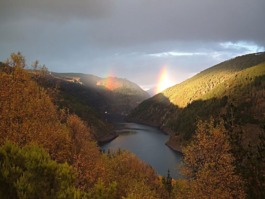 Presa y embalse Salime