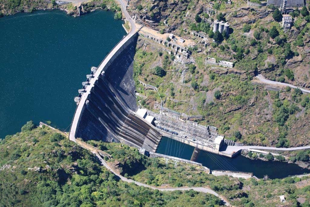 Presa y embalse de Salime de SALTOS DEL NAVIA en OVIEDO, Asturias